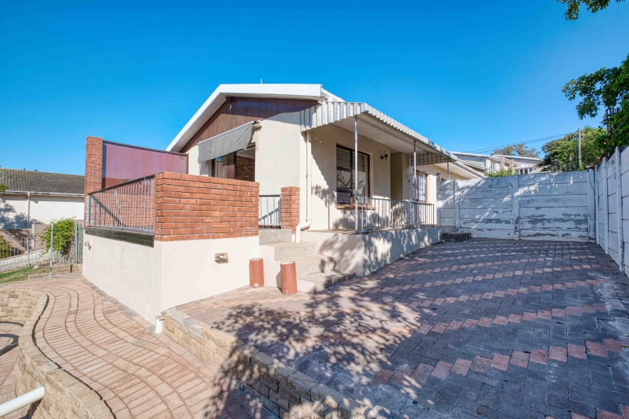 3 Bedroom Property for Sale in Parsonsvlei Eastern Cape